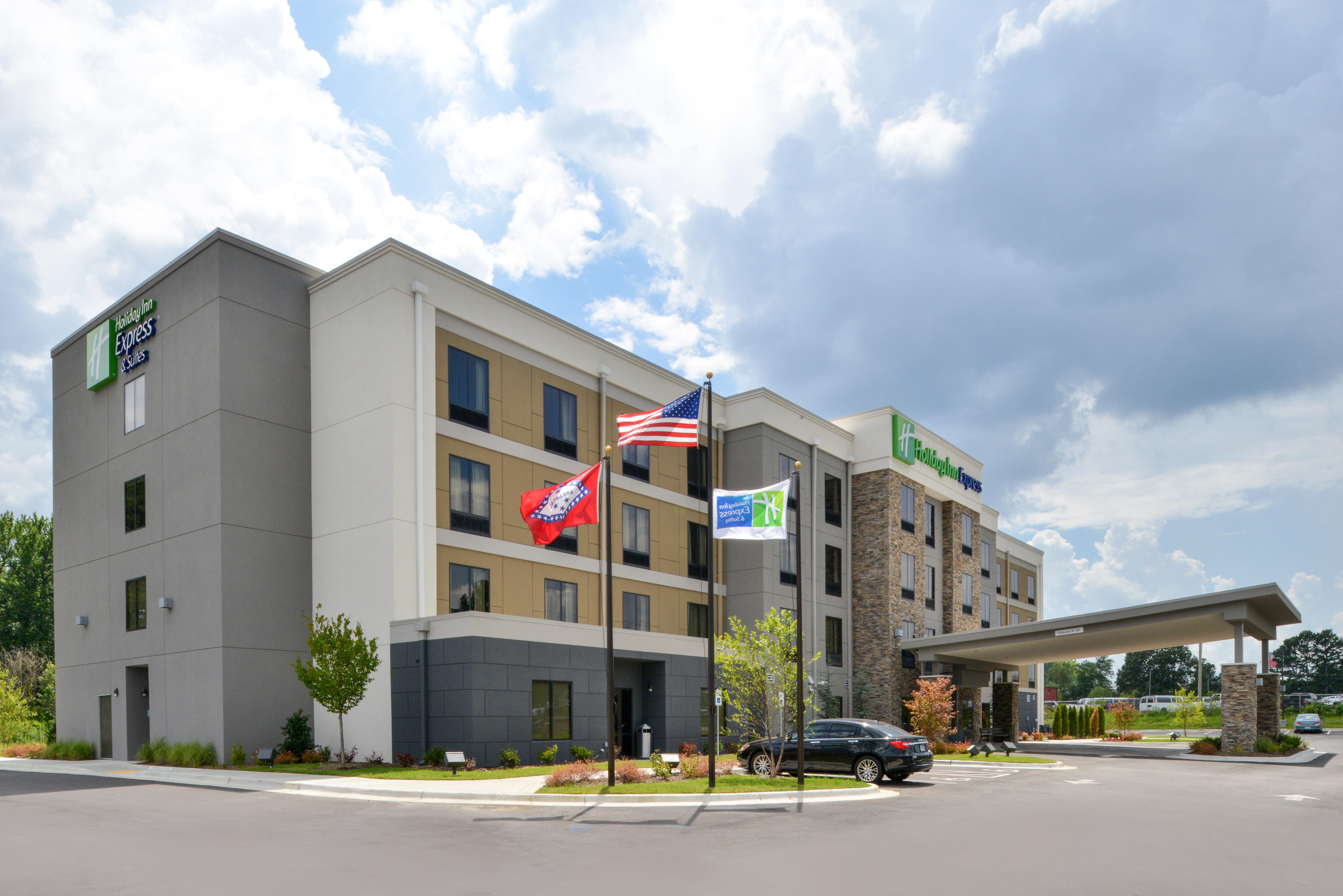 Holiday Inn Express And Suites Bryant - Benton Area By Ihg Exterior photo